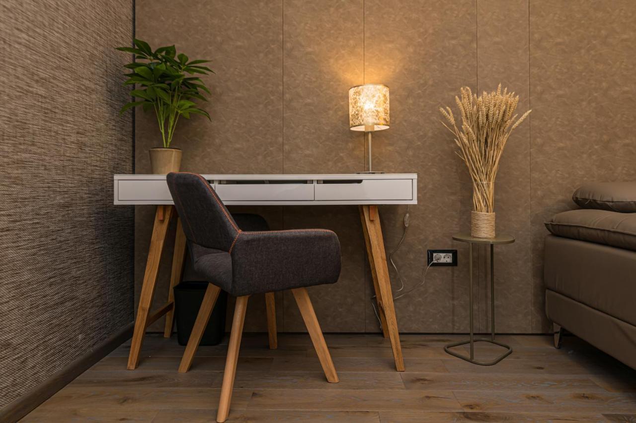 Promenada Studios Брашов Екстериор снимка